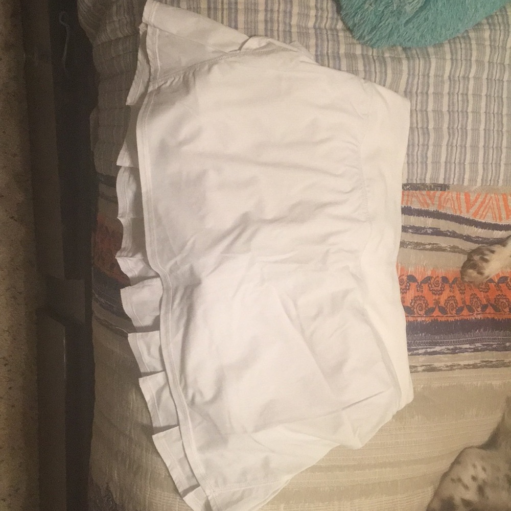 Lululemon White Pace setter skirt